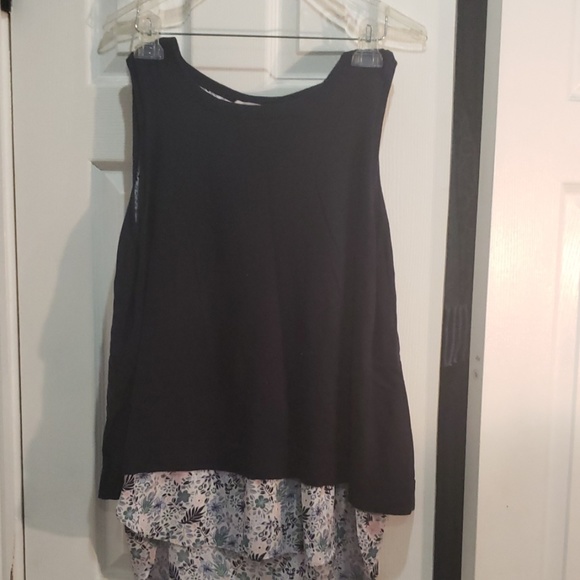 LOFT Tops - Sleeveless Top